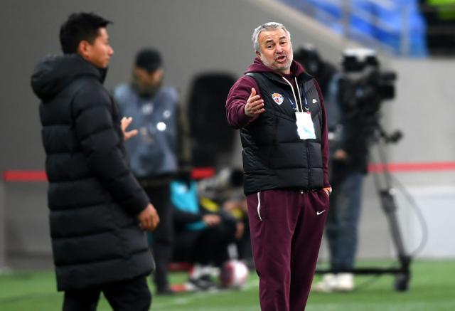 开云体育下载-主帅外援自救！海牛猛冲猛打破客场0胜0进球尴尬